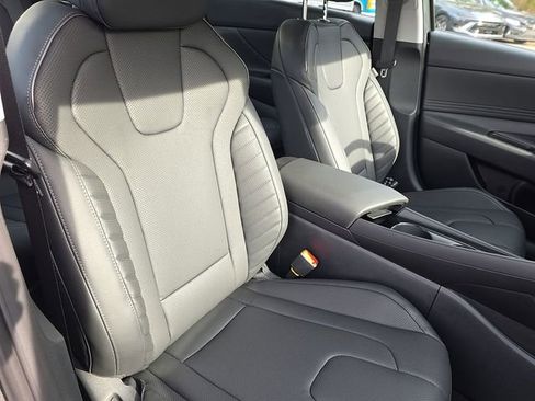New 2026 Hyundai Elantra Limited FWD image 19