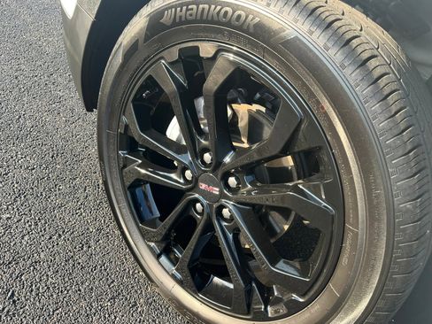 Used 2022 GMC Terrain SLE w/ Driver Convenience Package image 7