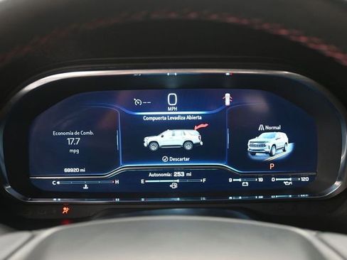 Used 2024 Chevrolet Suburban RST image 18