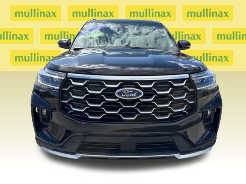 Used 2025 Ford Explorer Platinum image 12