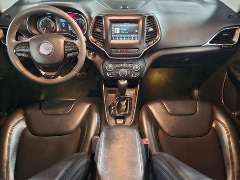 Used 2020 Jeep Cherokee Latitude Plus image 17