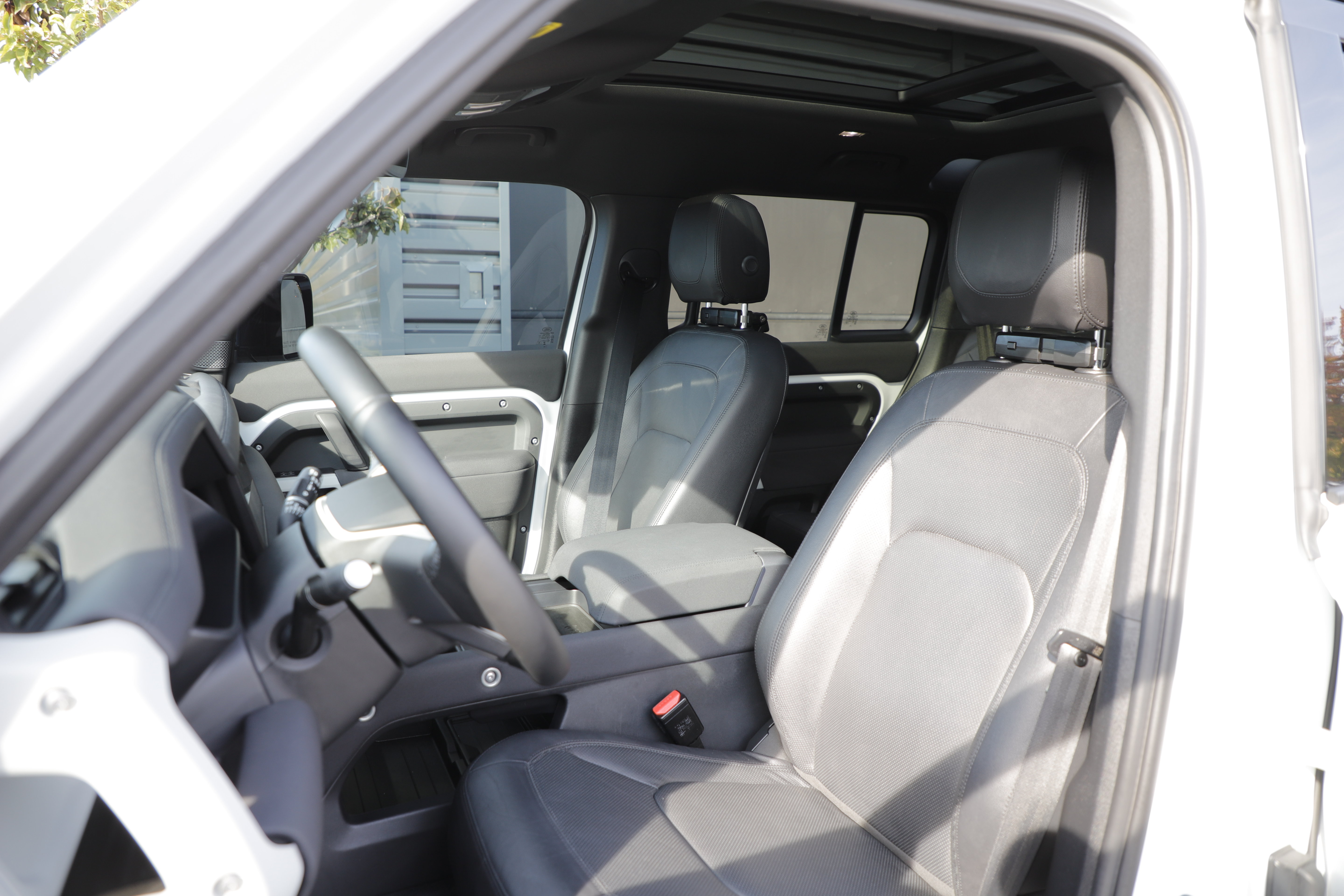 Certified 2023 Land Rover Defender 110 S AWD/4WD image 20