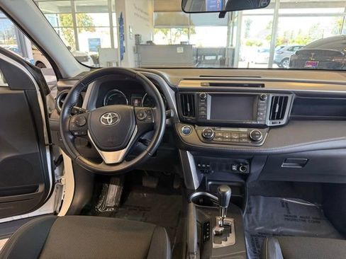 Used 2016 Toyota RAV4 XLE AWD/4WD image 25