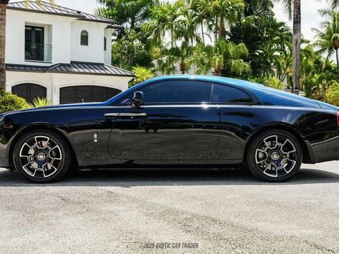 Used 2019 Rolls-Royce Wraith RWD image 3