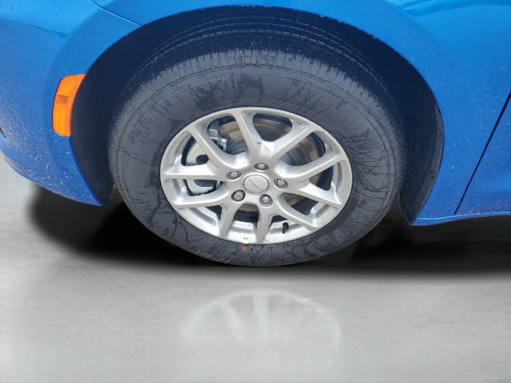 New 2027 Chrysler Pacifica Select FWD image 25