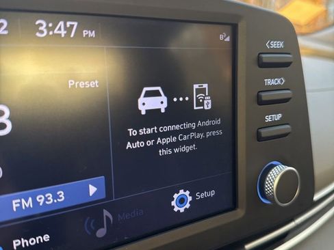 Used 2023 Hyundai Elantra SEL image 20