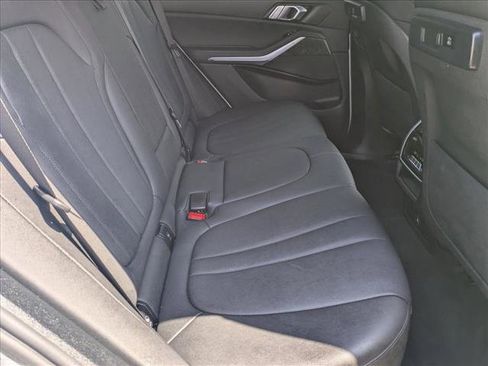 Used 2022 BMW X5 sDrive40i w/ Premium Package image 16