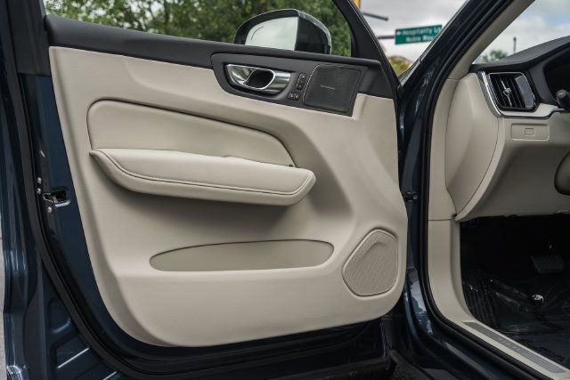 New 2027 Volvo XC60 B5 Ultra AWD/4WD image 38