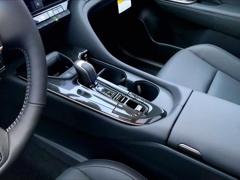 New 2025 Toyota Crown Signia image 7