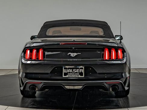 Used 2017 Ford Mustang Premium RWD image 7