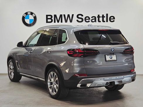 New 2026 BMW X5 xDrive50e w/ Premium Package AWD/4WD image 4
