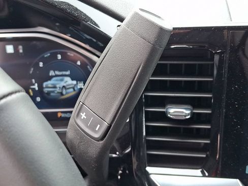 Used 2023 Chevrolet Silverado 1500 LT AWD/4WD image 14