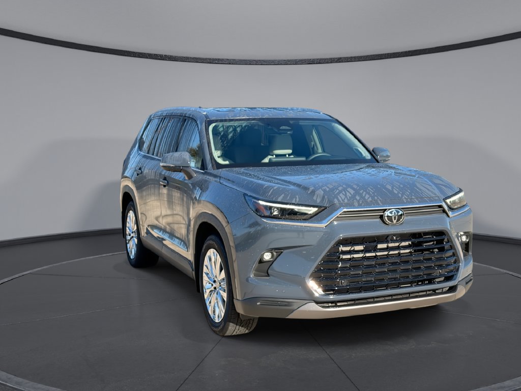 Used 2025 Toyota Grand Highlander AWD image 12