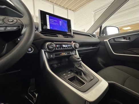 Used 2024 Toyota RAV4 XLE image 25