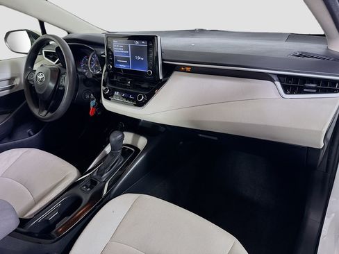 Used 2020 Toyota Corolla LE FWD image 29