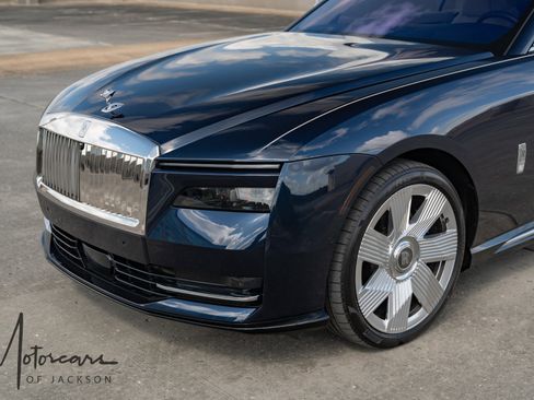 Used 2024 Rolls-Royce Spectre w/ Spectre Launch Package image 40