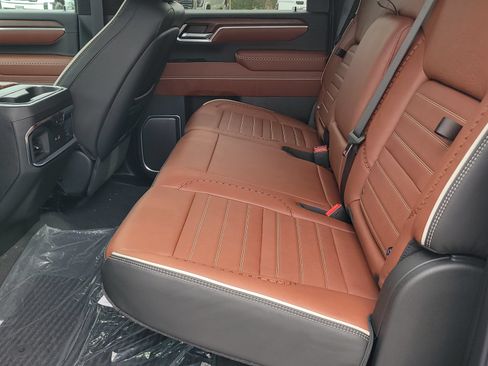 New 2026 GMC Sierra 3500 Denali Ultimate AWD/4WD image 7