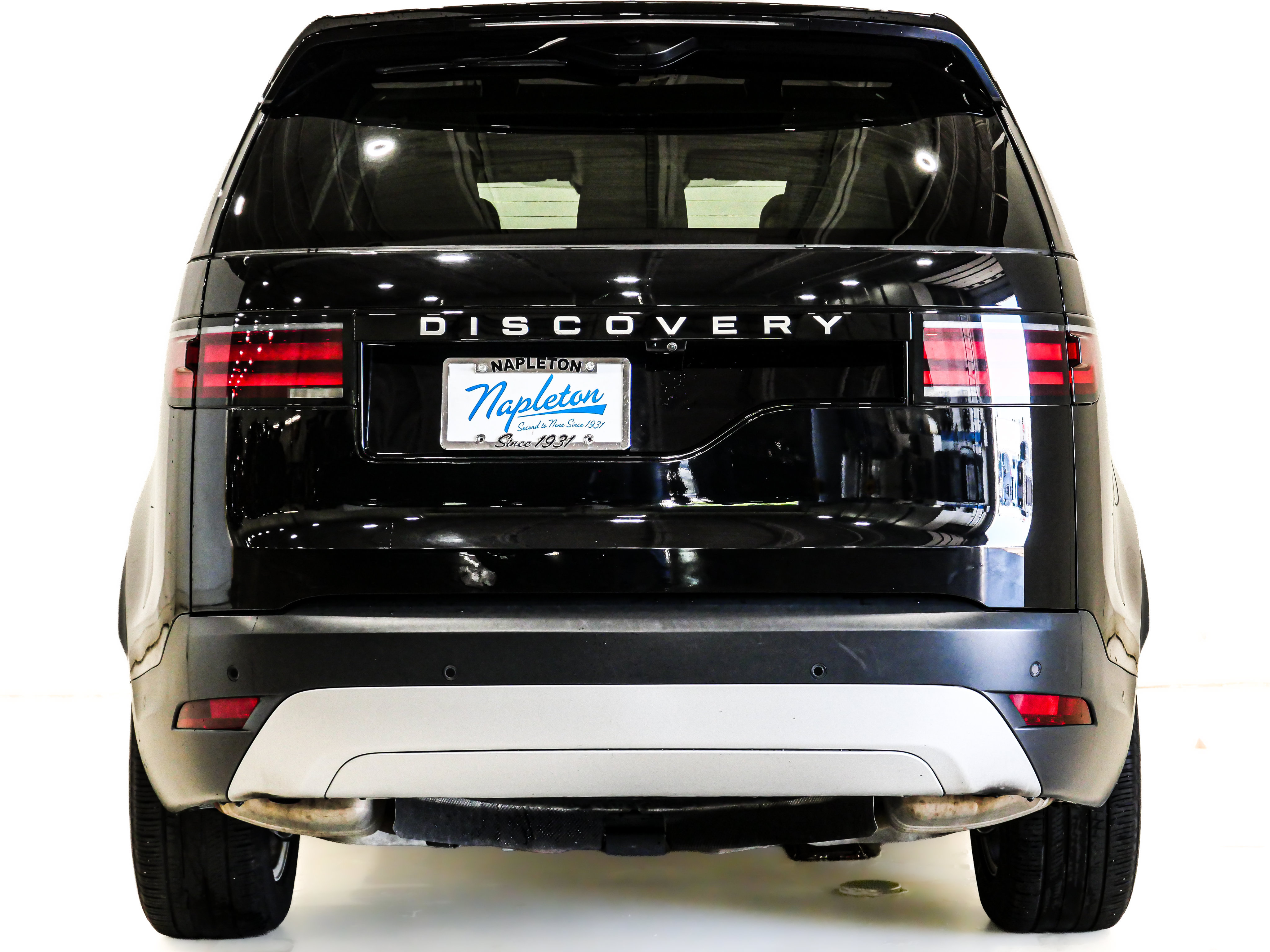Used 2025 Land Rover Discovery S AWD/4WD image 8
