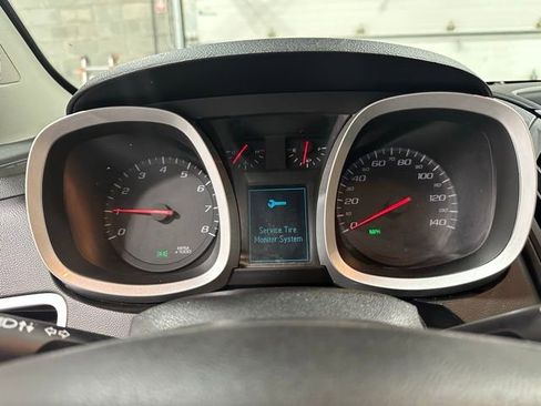 Used 2017 Chevrolet Equinox LT w/ Convenience Package image 21