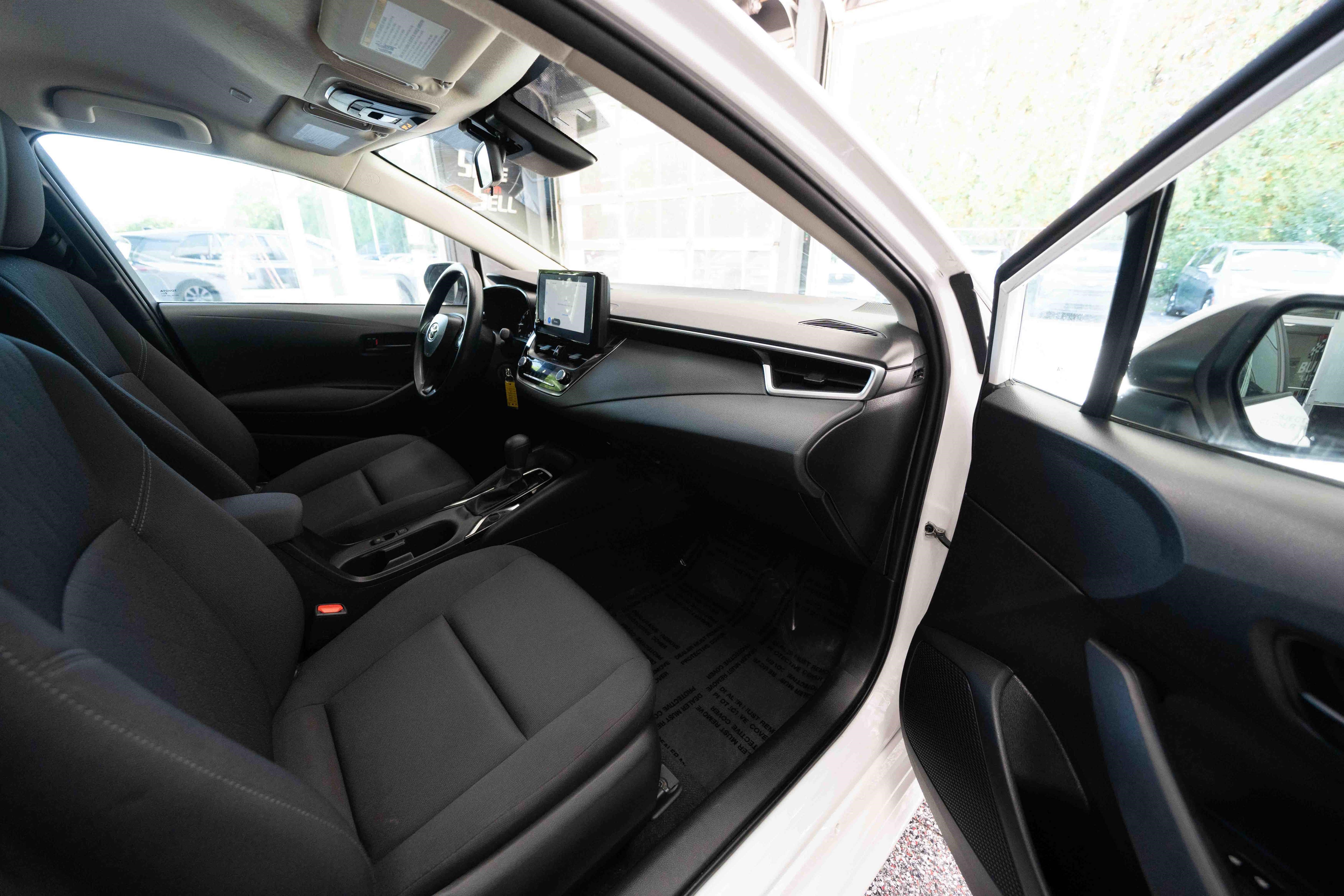 Used 2024 Toyota Corolla LE FWD image 25