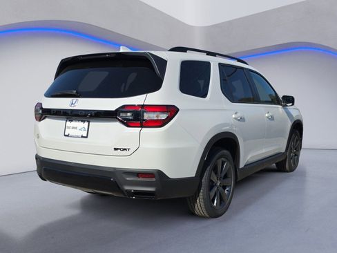 New 2026 Honda Pilot Sport image 5