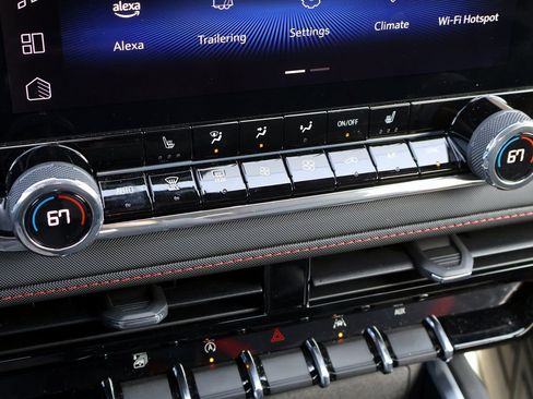 Used 2025 Chevrolet Colorado Z71 image 27