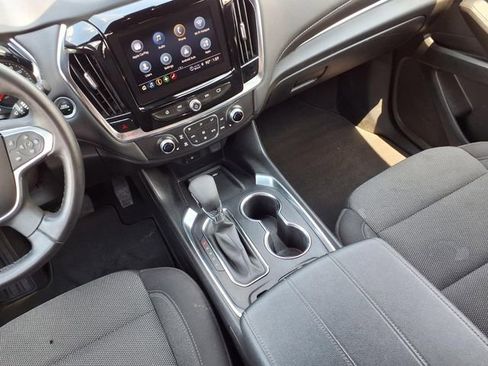 Used 2023 Chevrolet Traverse LT FWD image 11