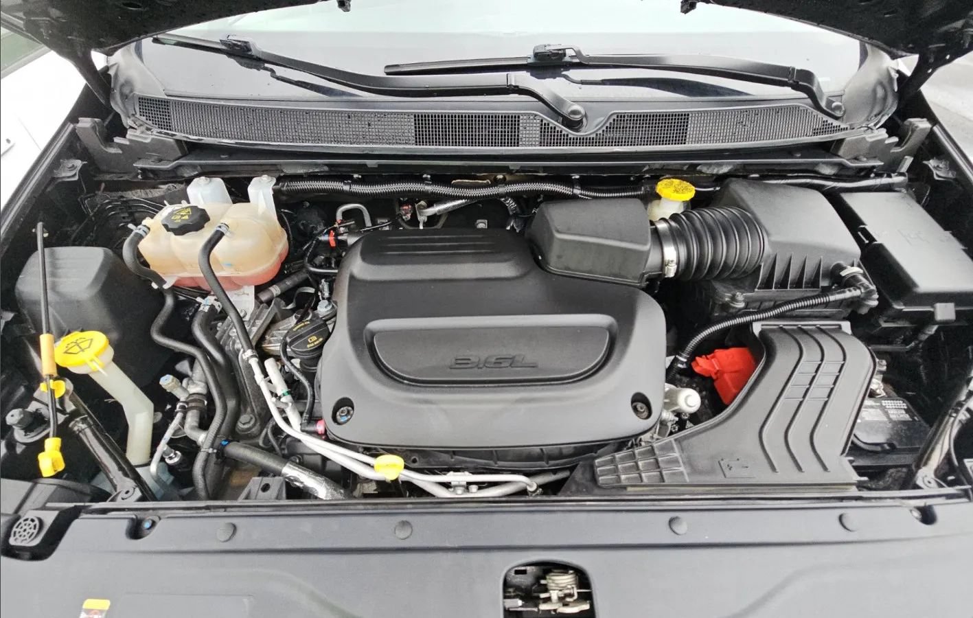 Used 2024 Chrysler Voyager LX FWD image 50