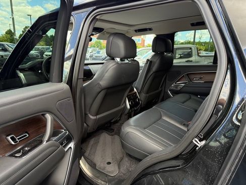 Used 2024 Land Rover Range Rover SE AWD/4WD image 9