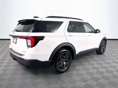 Certified 2025 Ford Explorer ST-Line w/ ST-Line Street Pack AWD/4WD image 7
