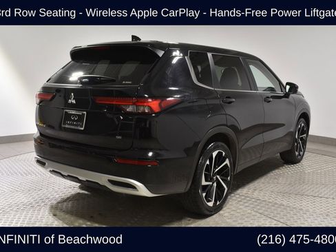 Used 2024 Mitsubishi Outlander SE Black Edition image 3