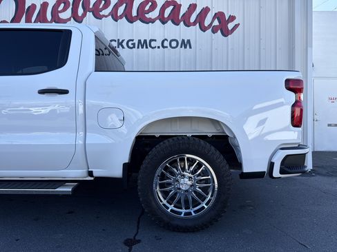 Used 2020 Chevrolet Silverado 1500 Custom w/ Custom Value Package image 2