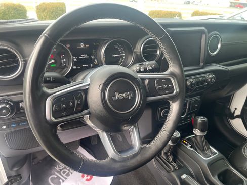 Used 2021 Jeep Wrangler Unlimited Sahara w/ Cold Weather Group image 10