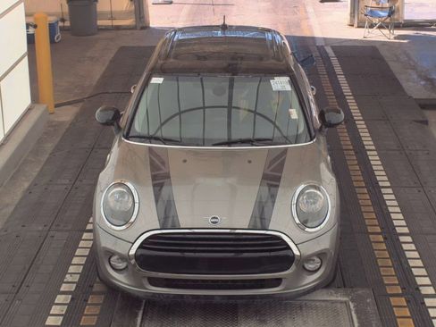 Used 2019 MINI Cooper 4-Door Hardtop image 5