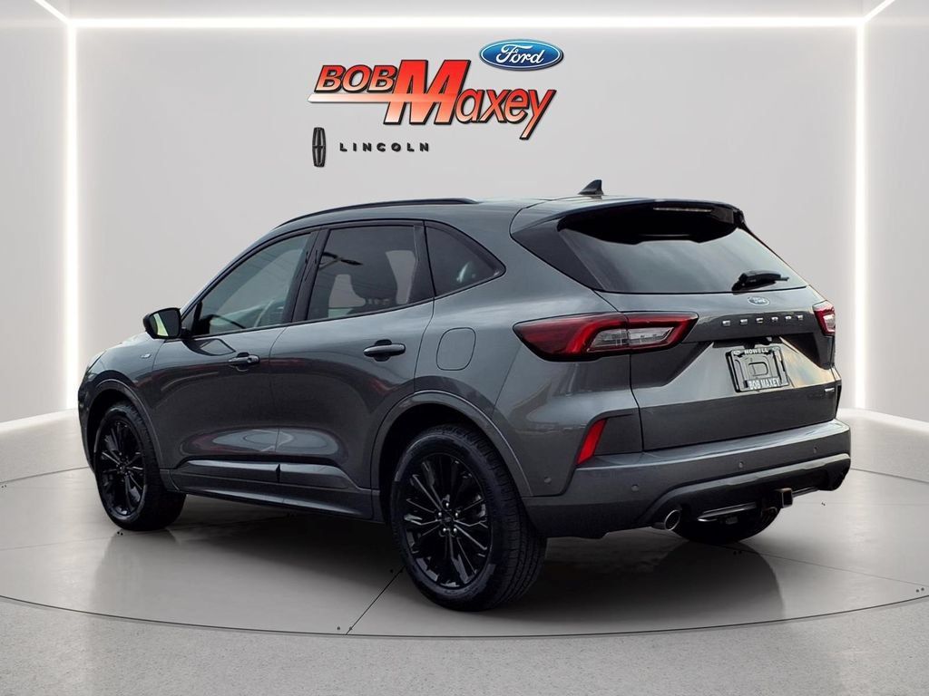 Used 2023 Ford Escape ST-Line Elite w/ Premium Technology Package AWD/4WD image 7