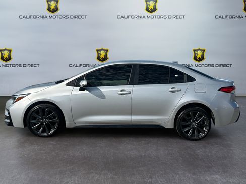 Used 2025 Toyota Corolla SE w/ Convenience Package FWD image 2