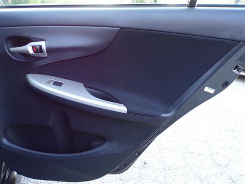 Used 2010 Toyota Corolla S image 25