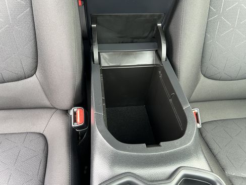 Used 2025 Toyota RAV4 XLE AWD/4WD image 24