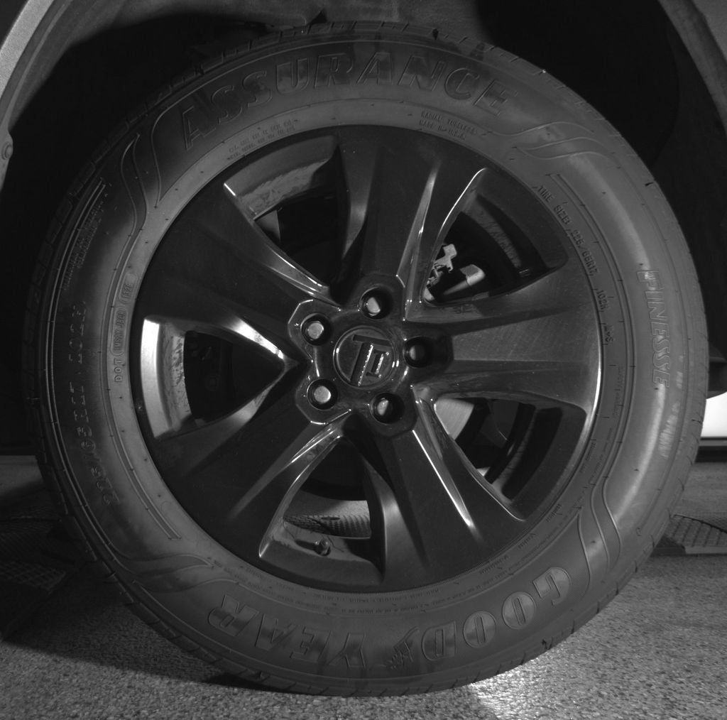 Used 2024 Toyota RAV4 XLE FWD image 12