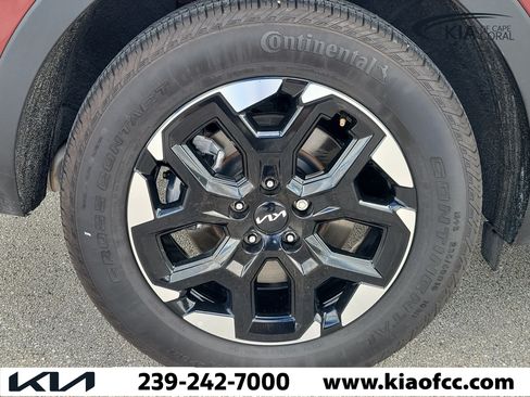 Certified 2025 Kia Sorento S w/ Panoramic Sunroof Package FWD image 9