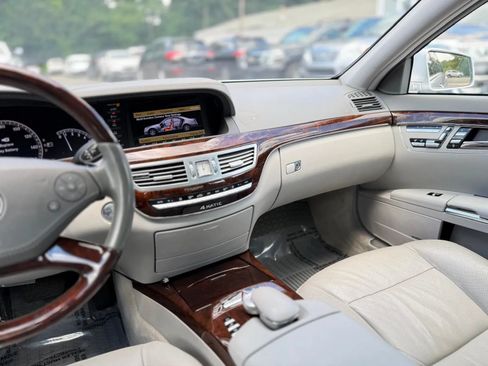 Used 2013 Mercedes-Benz S 550 4MATIC image 23
