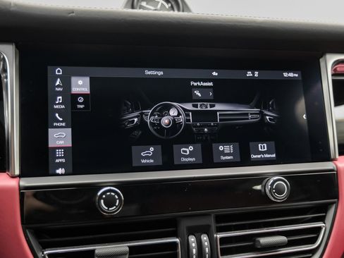 Used 2023 Porsche Macan Turbo image 33