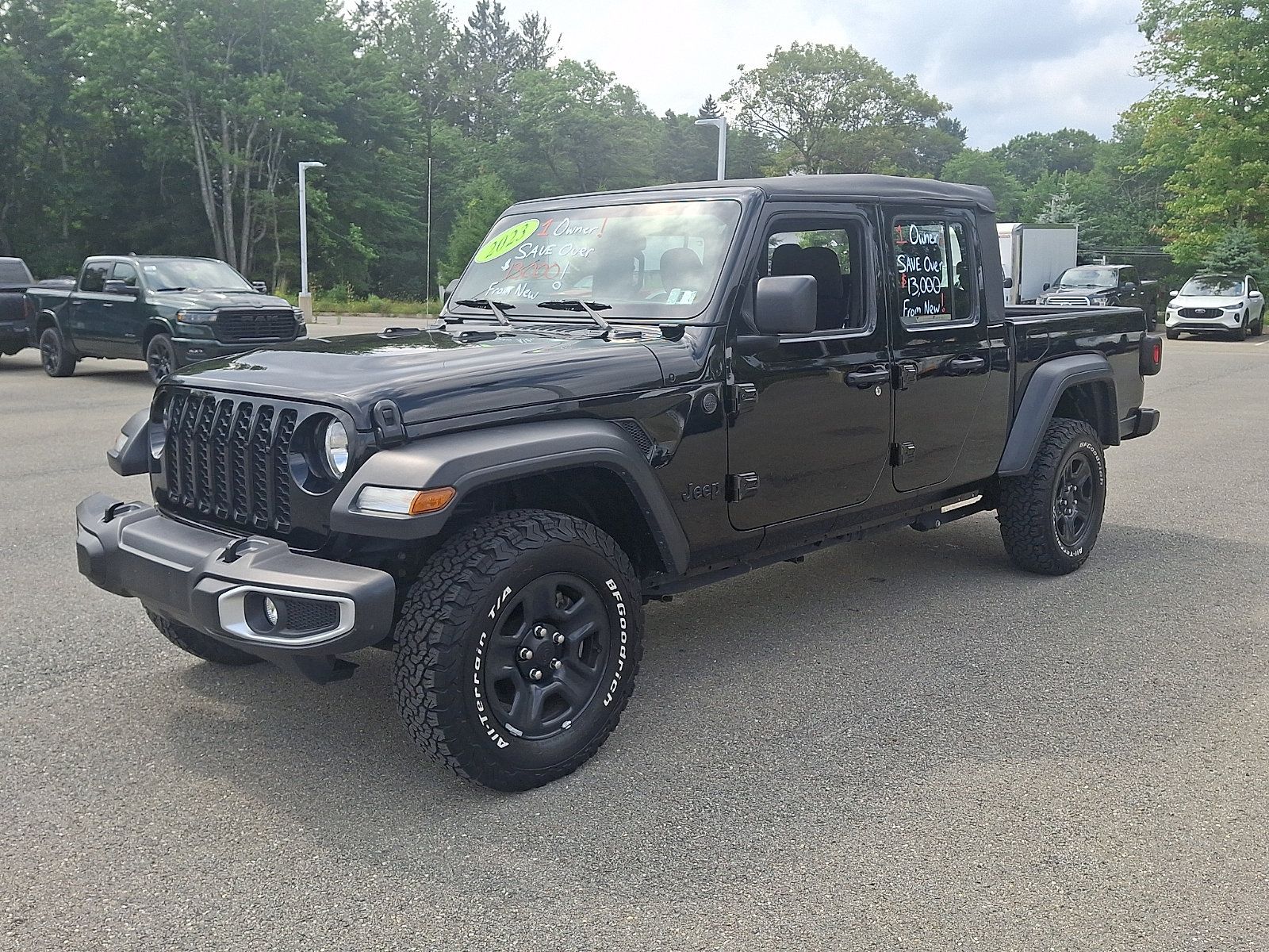 Used 2023 Jeep Gladiator Sport AWD/4WD image 3
