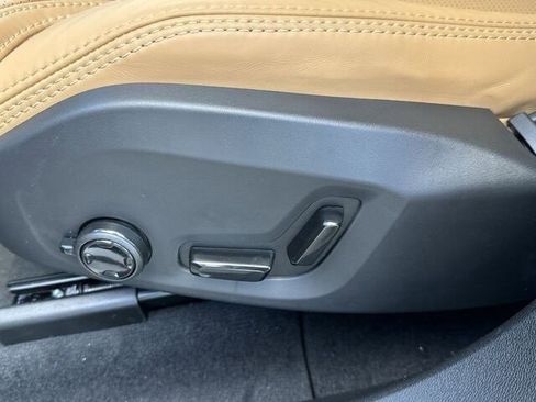 New 2024 Volvo XC60 T8 Ultimate w/ Protection Package Premier image 18