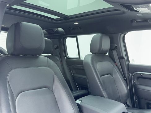 Used 2024 Land Rover Defender 110 X-Dynamic SE image 49