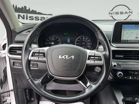 Used 2022 Kia Telluride LX AWD/4WD image 13