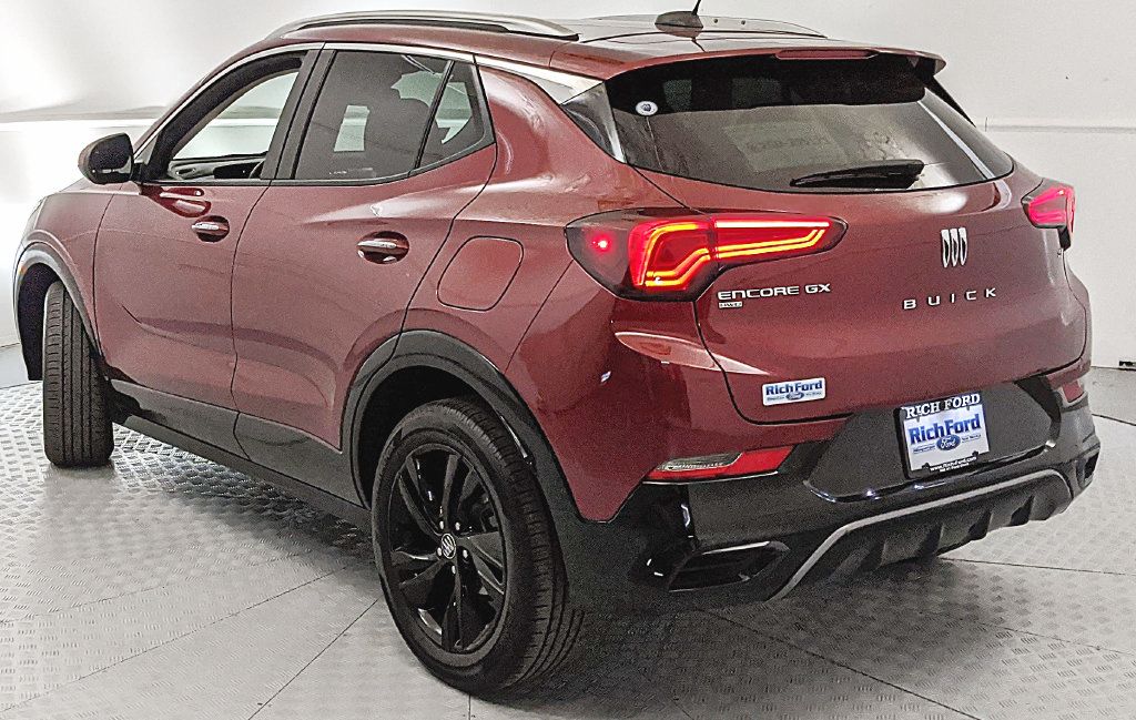 Used 2024 Buick Encore GX Sport Touring AWD/4WD image 4