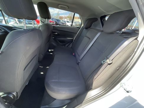 Used 2022 Chevrolet Trax LS w/ Tint and Cruise Package image 26