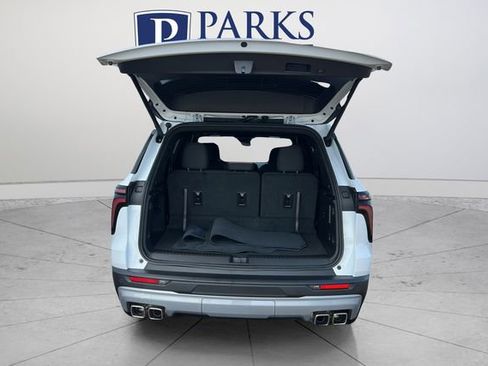 Certified 2025 Chevrolet Traverse LT w/ Driver Confidence Package image 20