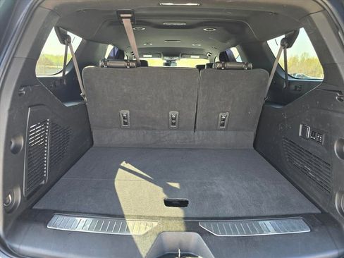 Used 2023 Chevrolet Suburban Premier image 26